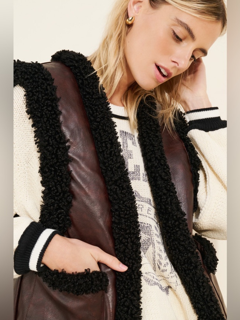 Reversible Fuzzy Relaxed Vest - Picture 2 of 14